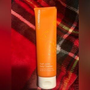Olehenriksen Truth Juice Daily Cleanser